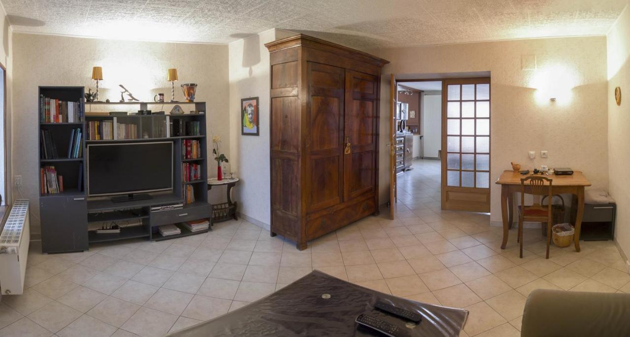 Le Loup Qui Dort Bed & Breakfast Longwy-sur-le-Doubs Екстериор снимка